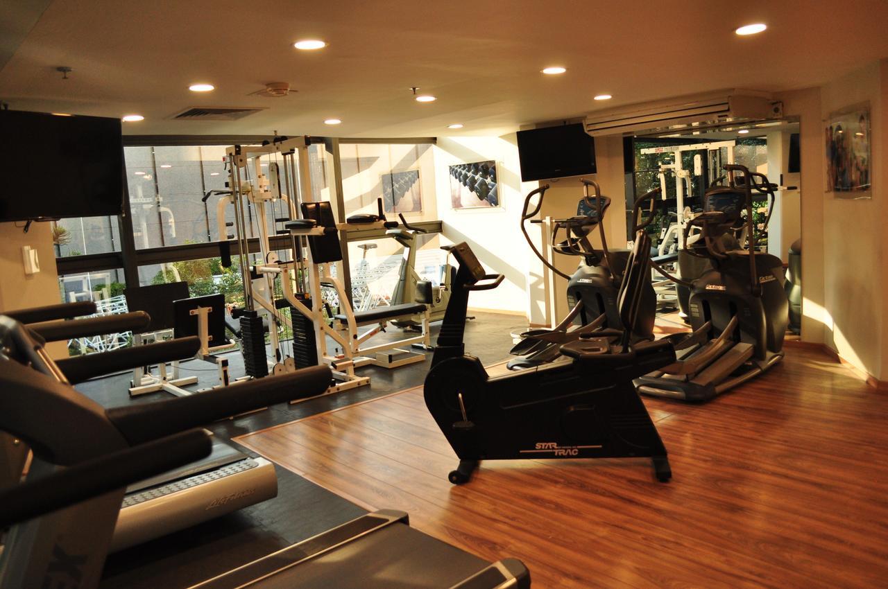 โรงแรมเรดิสัน ปาไรโซ เม็กซิโกซิตี้ ภายนอก รูปภาพ The gym at the hotel